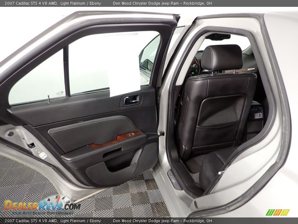 2007 Cadillac STS 4 V8 AWD Light Platinum / Ebony Photo #29