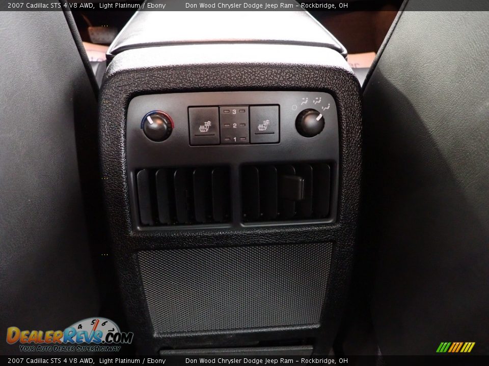 2007 Cadillac STS 4 V8 AWD Light Platinum / Ebony Photo #32