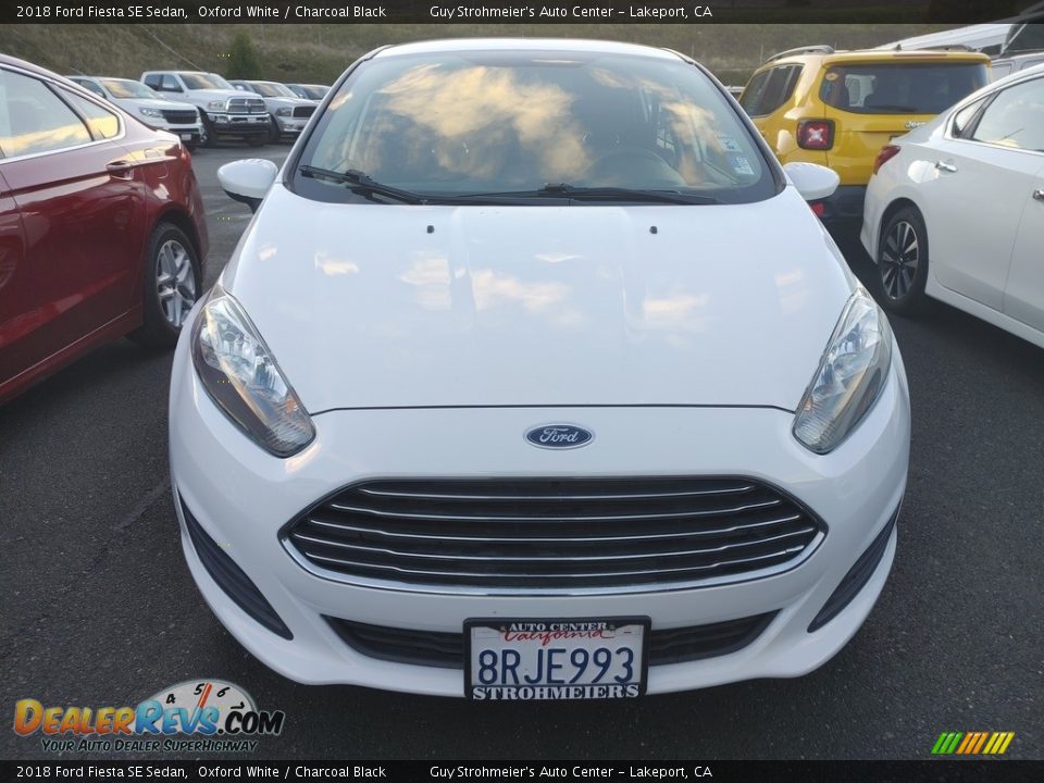 2018 Ford Fiesta SE Sedan Oxford White / Charcoal Black Photo #2