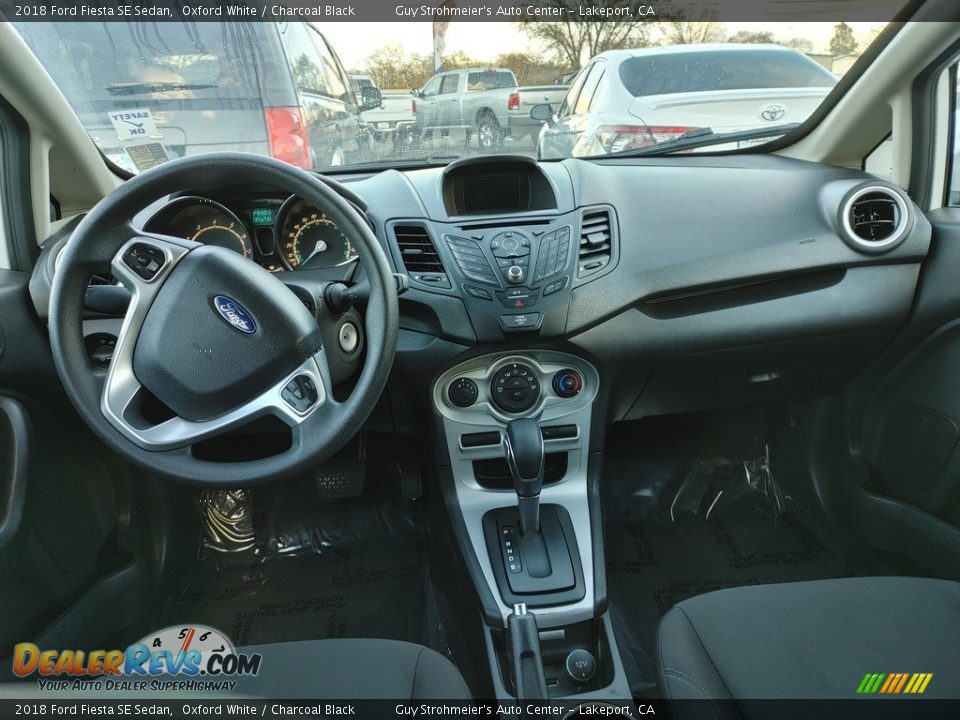 2018 Ford Fiesta SE Sedan Oxford White / Charcoal Black Photo #5