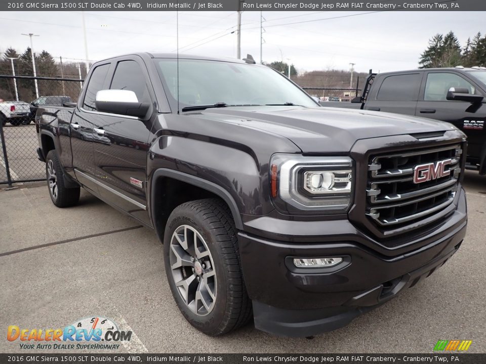 Front 3/4 View of 2016 GMC Sierra 1500 SLT Double Cab 4WD Photo #2