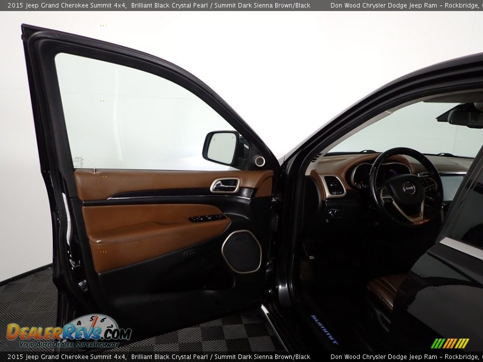 2015 Jeep Grand Cherokee Summit 4x4 Brilliant Black Crystal Pearl / Summit Dark Sienna Brown/Black Photo #19
