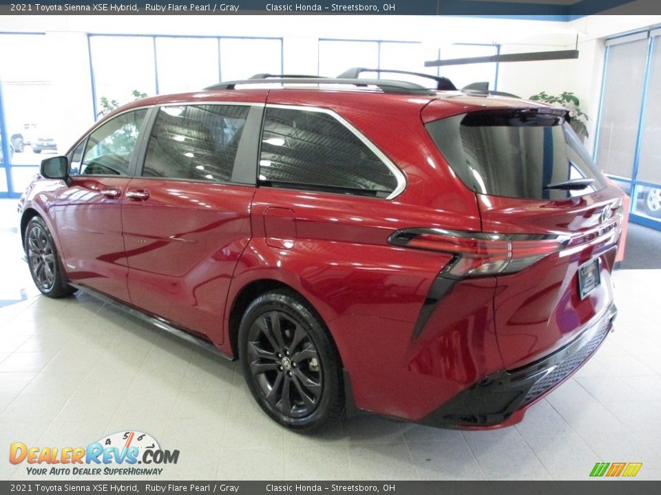 2021 Toyota Sienna XSE Hybrid Ruby Flare Pearl / Gray Photo #7