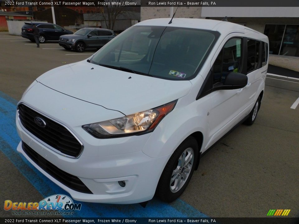 Front 3/4 View of 2022 Ford Transit Connect XLT Passenger Wagon Photo #6