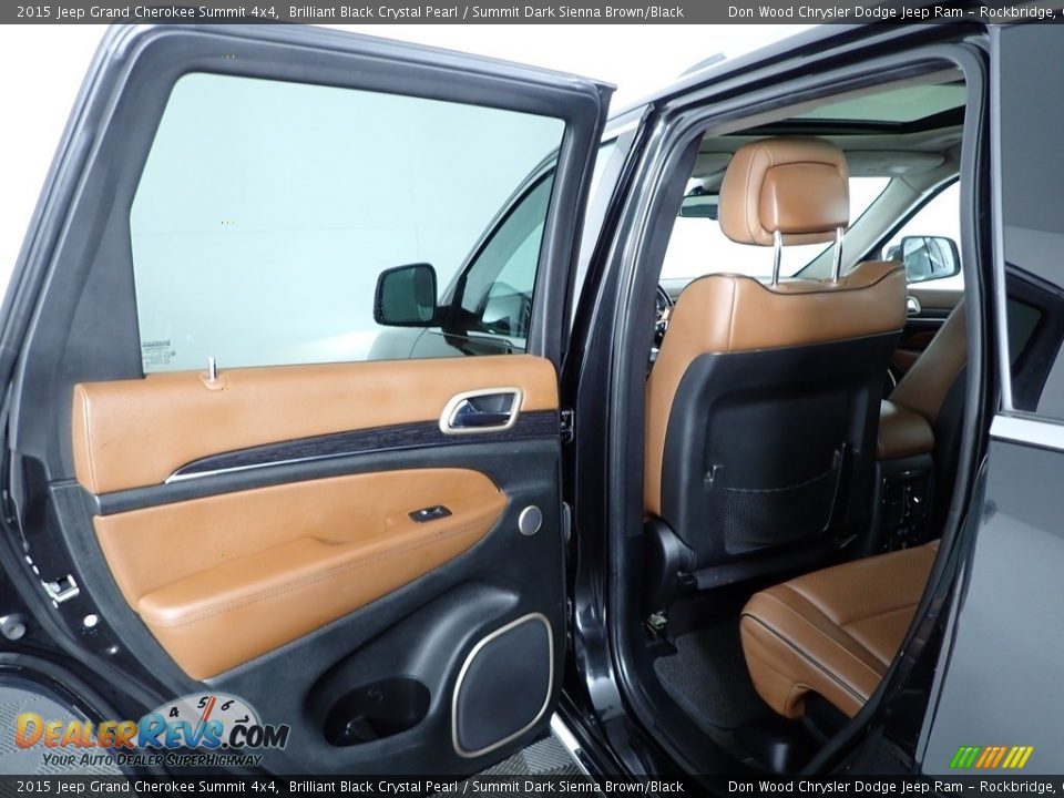 2015 Jeep Grand Cherokee Summit 4x4 Brilliant Black Crystal Pearl / Summit Dark Sienna Brown/Black Photo #33