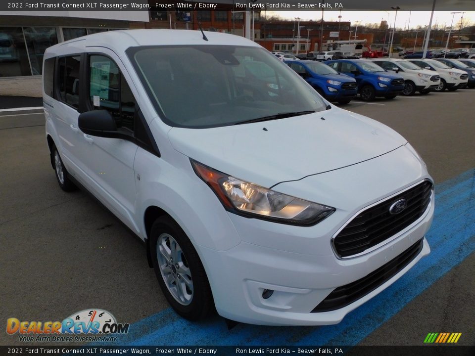 Front 3/4 View of 2022 Ford Transit Connect XLT Passenger Wagon Photo #8