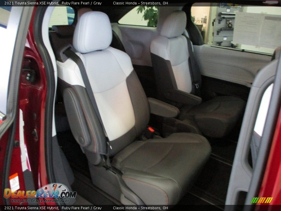 2021 Toyota Sienna XSE Hybrid Ruby Flare Pearl / Gray Photo #22