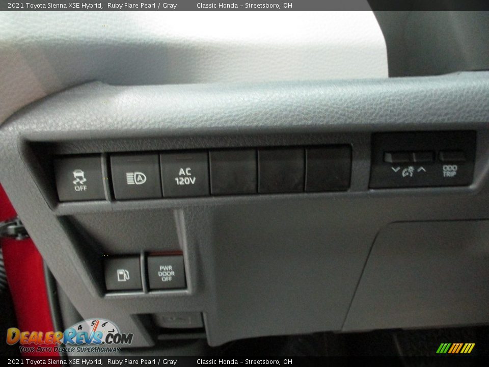 2021 Toyota Sienna XSE Hybrid Ruby Flare Pearl / Gray Photo #31
