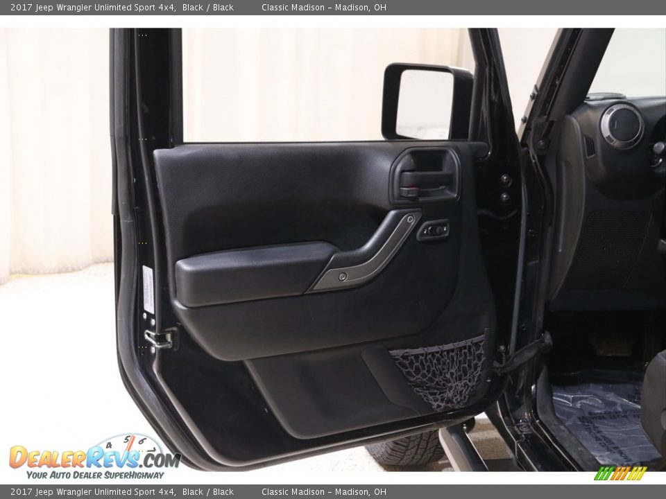 2017 Jeep Wrangler Unlimited Sport 4x4 Black / Black Photo #4