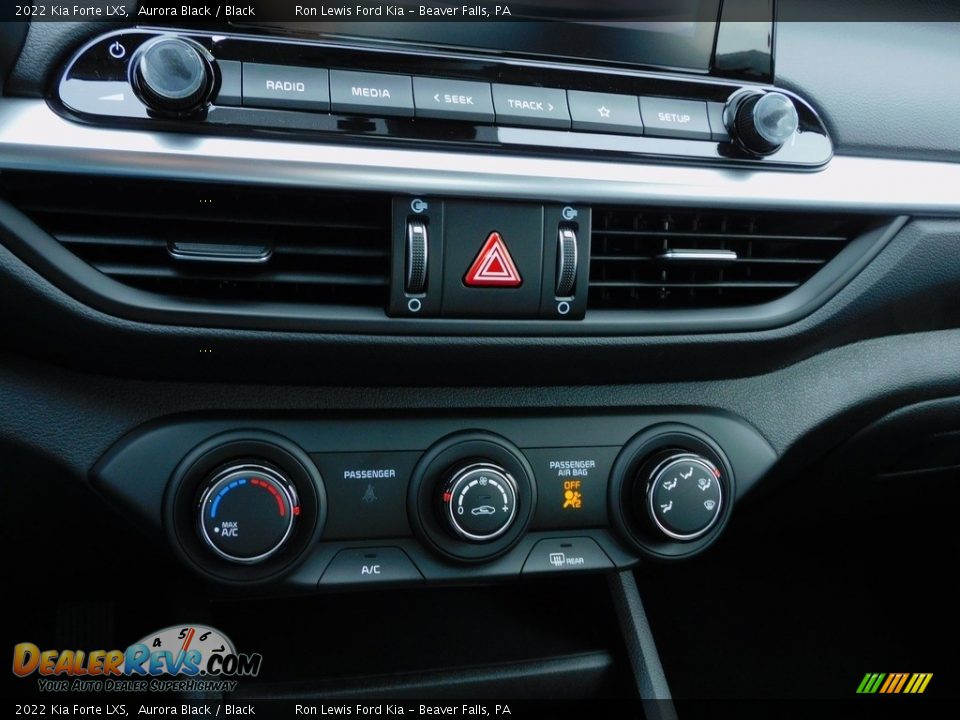 2022 Kia Forte LXS Aurora Black / Black Photo #17