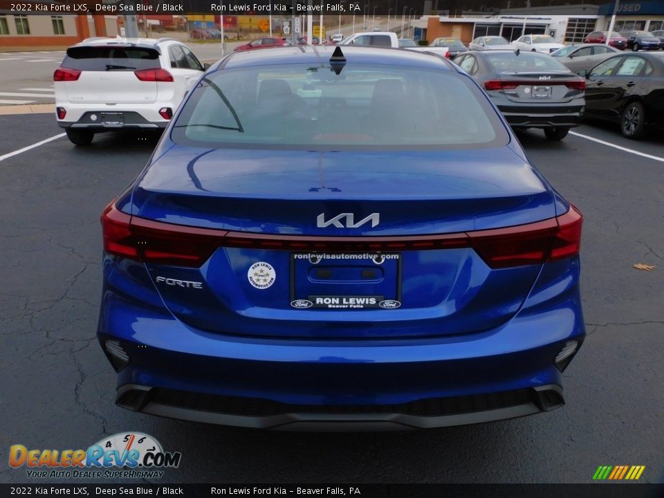 2022 Kia Forte LXS Deep Sea Blue / Black Photo #3