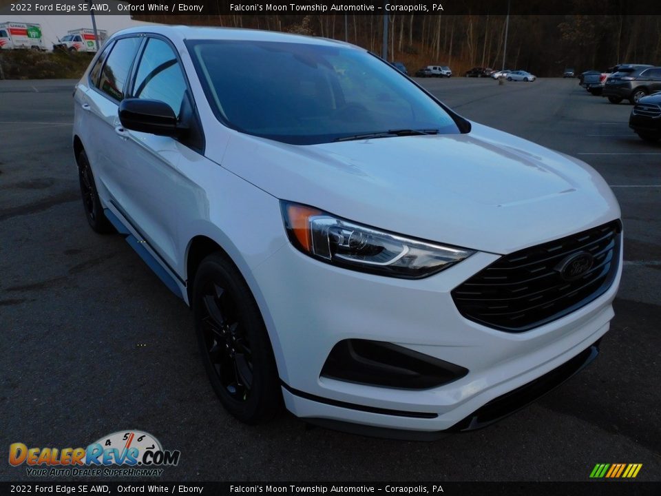 Front 3/4 View of 2022 Ford Edge SE AWD Photo #9