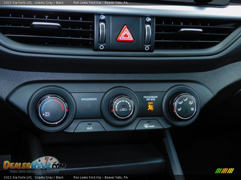 2022 Kia Forte LXS Gravity Gray / Black Photo #17