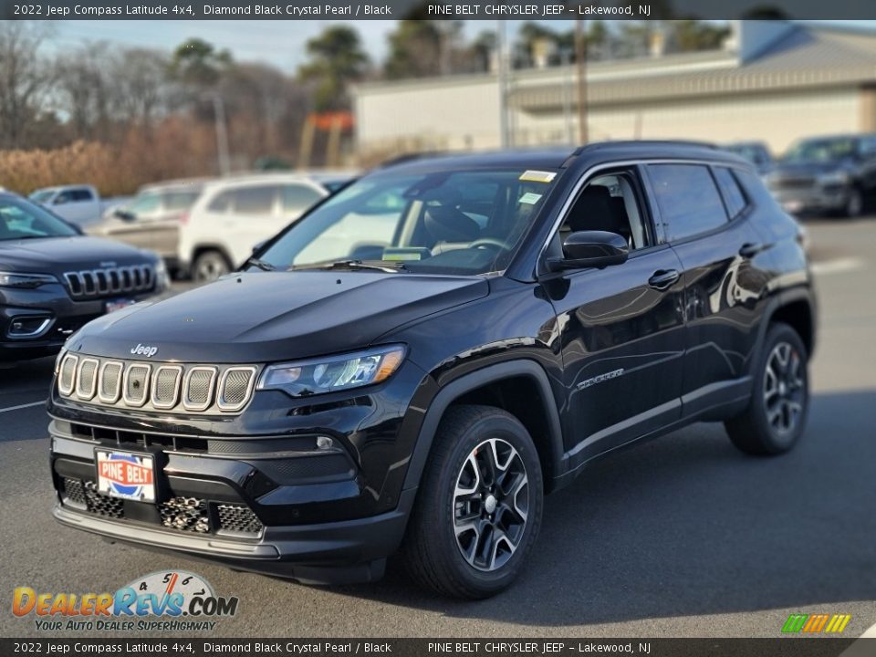 2022 Jeep Compass Latitude 4x4 Diamond Black Crystal Pearl / Black Photo #1