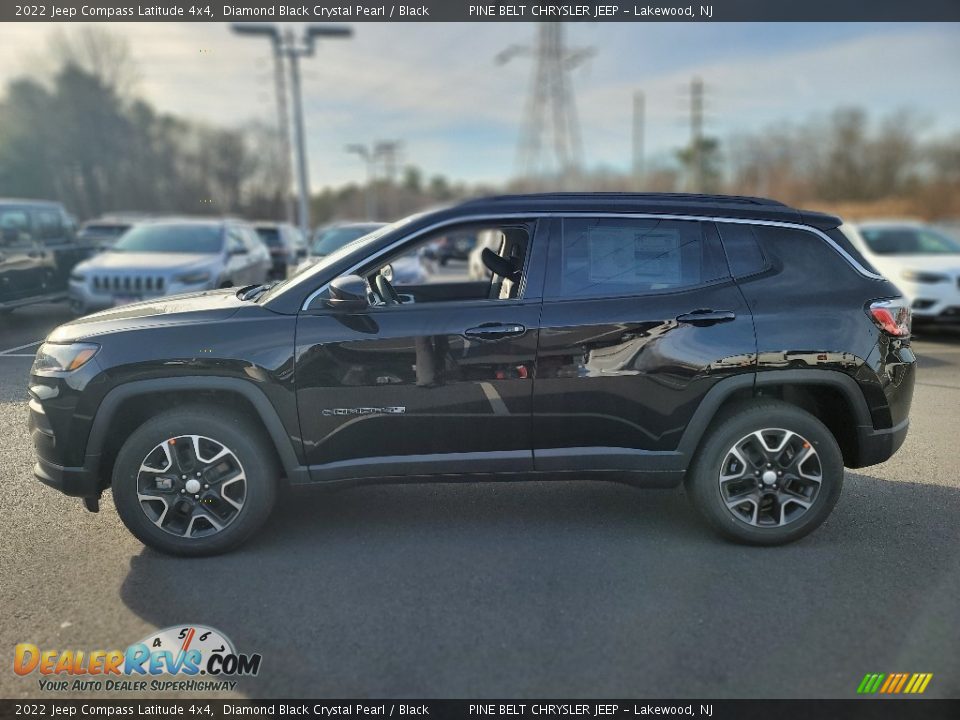 2022 Jeep Compass Latitude 4x4 Diamond Black Crystal Pearl / Black Photo #3