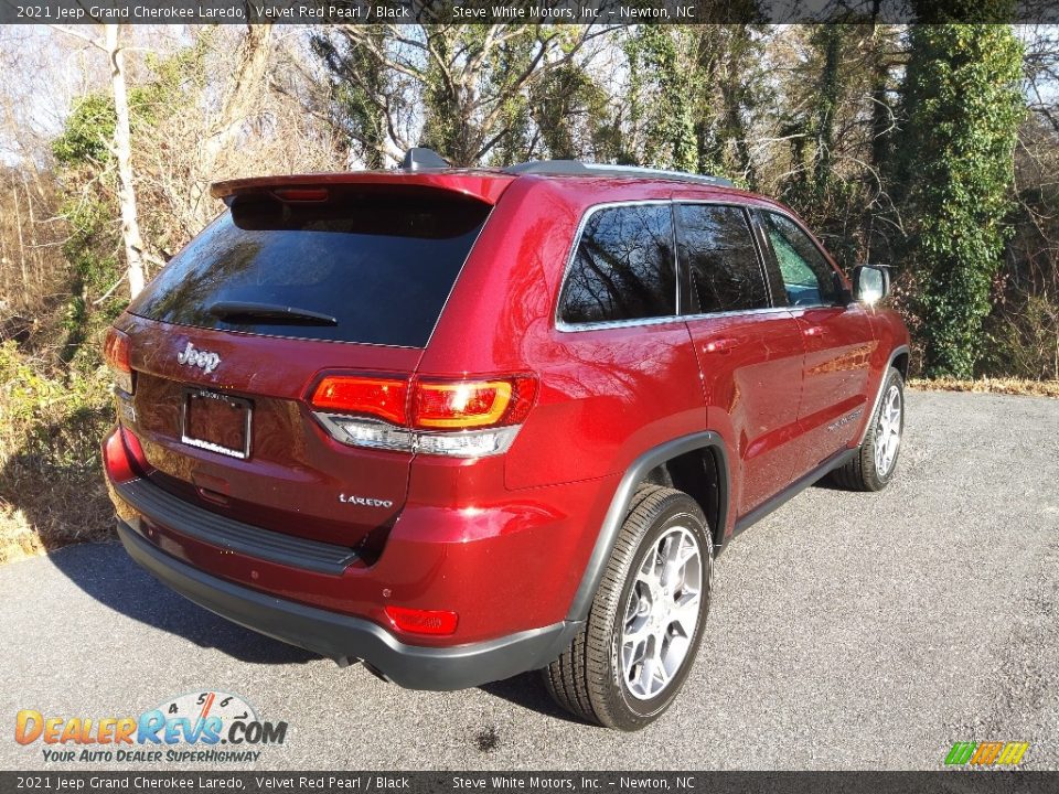 2021 Jeep Grand Cherokee Laredo Velvet Red Pearl / Black Photo #6