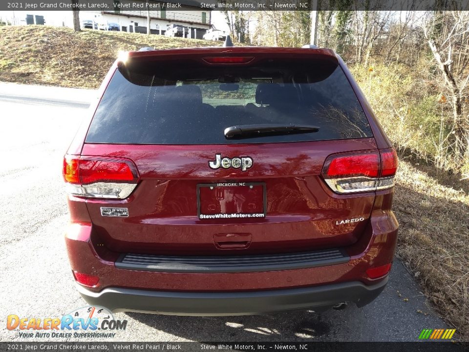 2021 Jeep Grand Cherokee Laredo Velvet Red Pearl / Black Photo #7