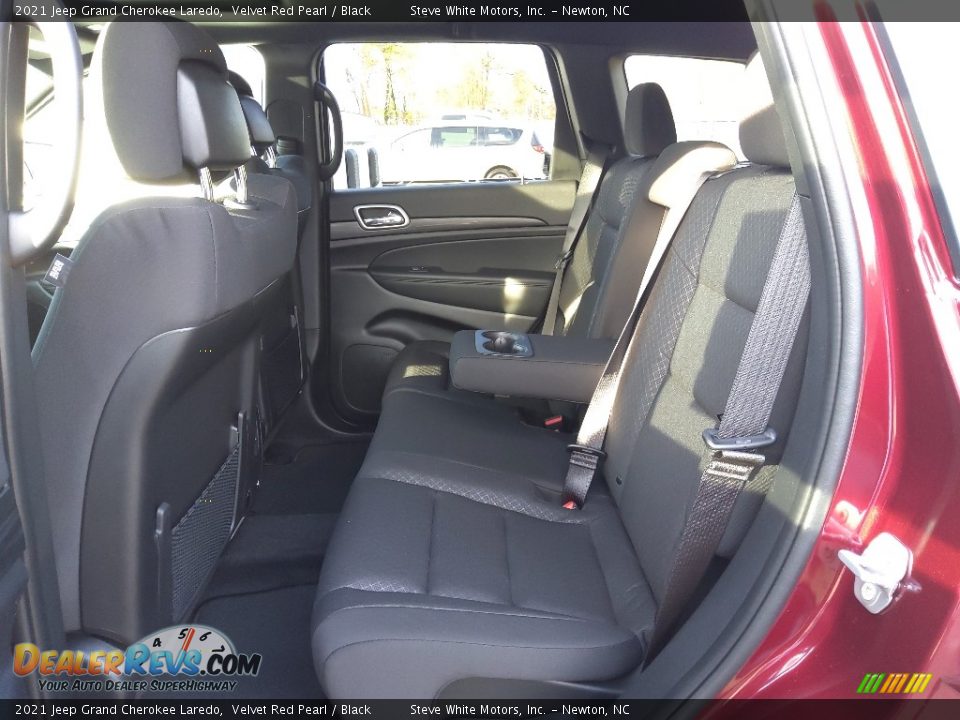 2021 Jeep Grand Cherokee Laredo Velvet Red Pearl / Black Photo #13