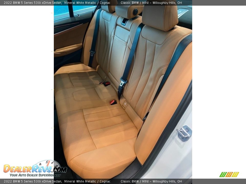 2022 BMW 5 Series 530i xDrive Sedan Mineral White Metallic / Cognac Photo #5
