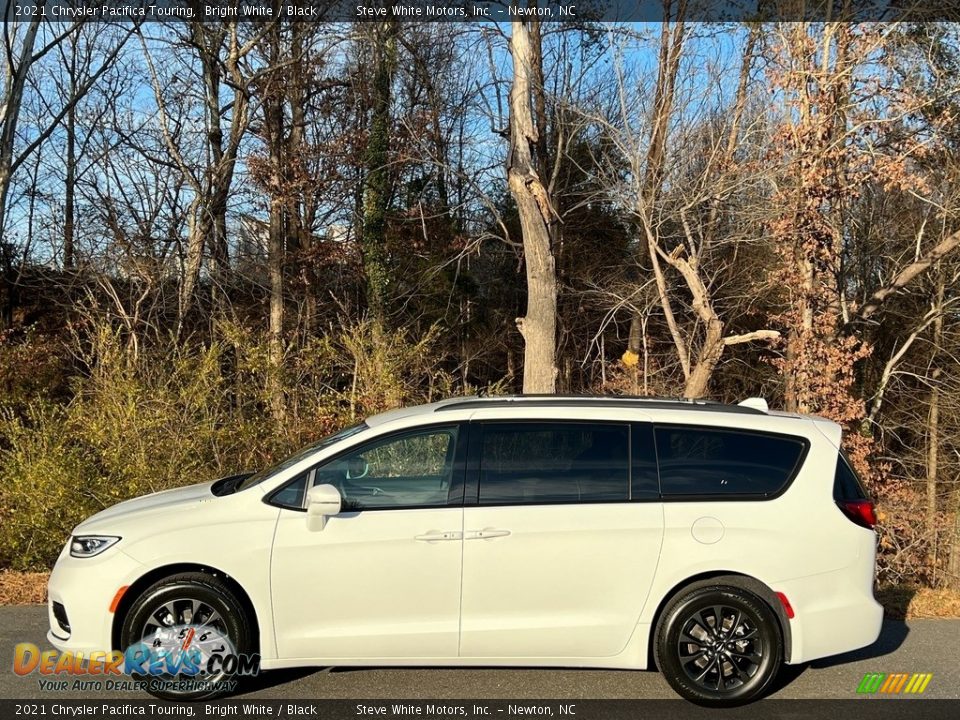 2021 Chrysler Pacifica Touring Bright White / Black Photo #1