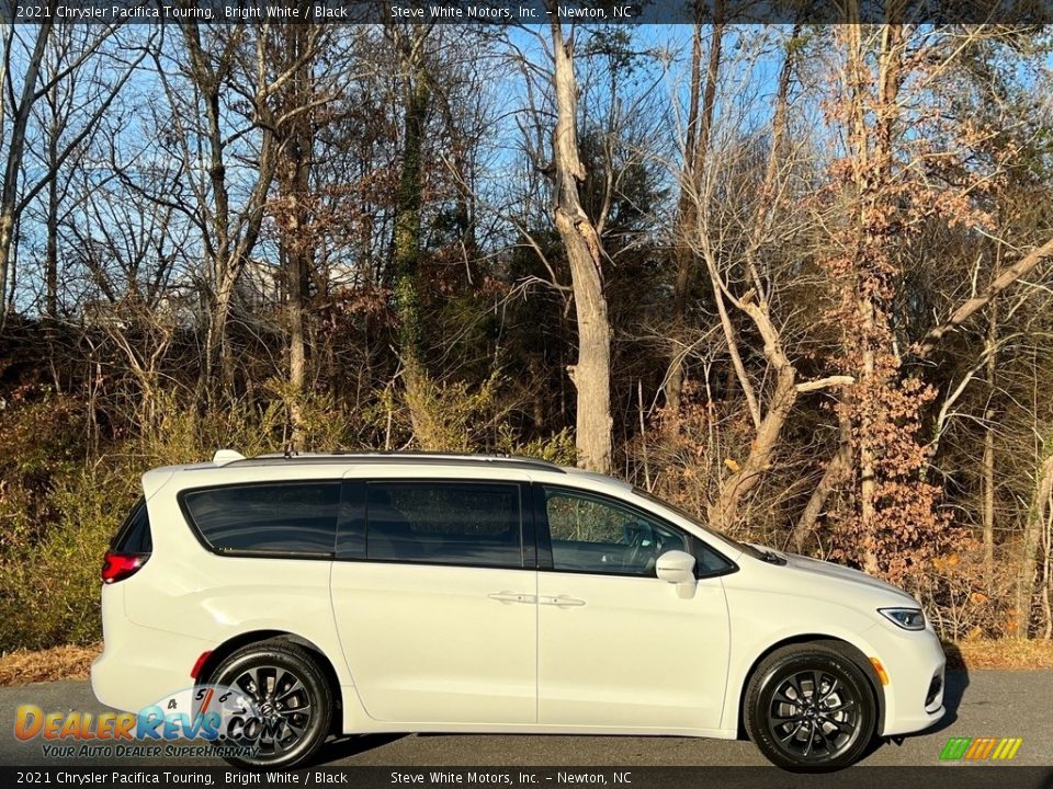 2021 Chrysler Pacifica Touring Bright White / Black Photo #5