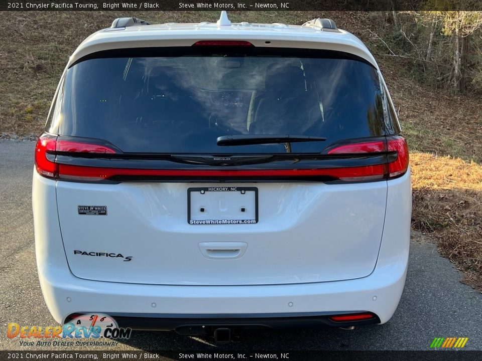 2021 Chrysler Pacifica Touring Bright White / Black Photo #7