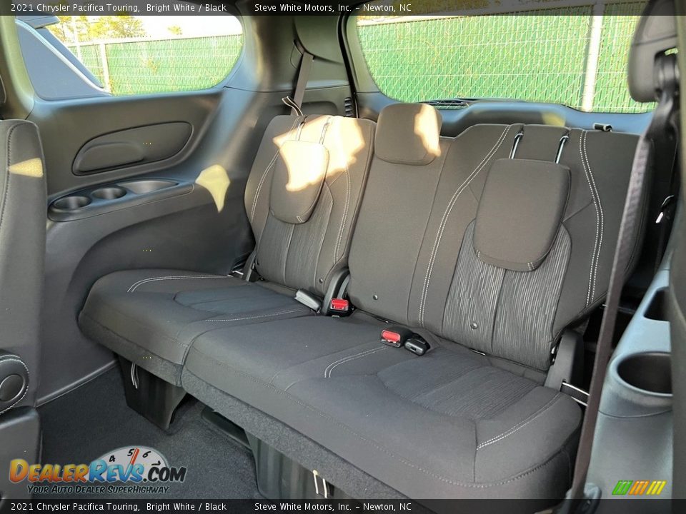 2021 Chrysler Pacifica Touring Bright White / Black Photo #15