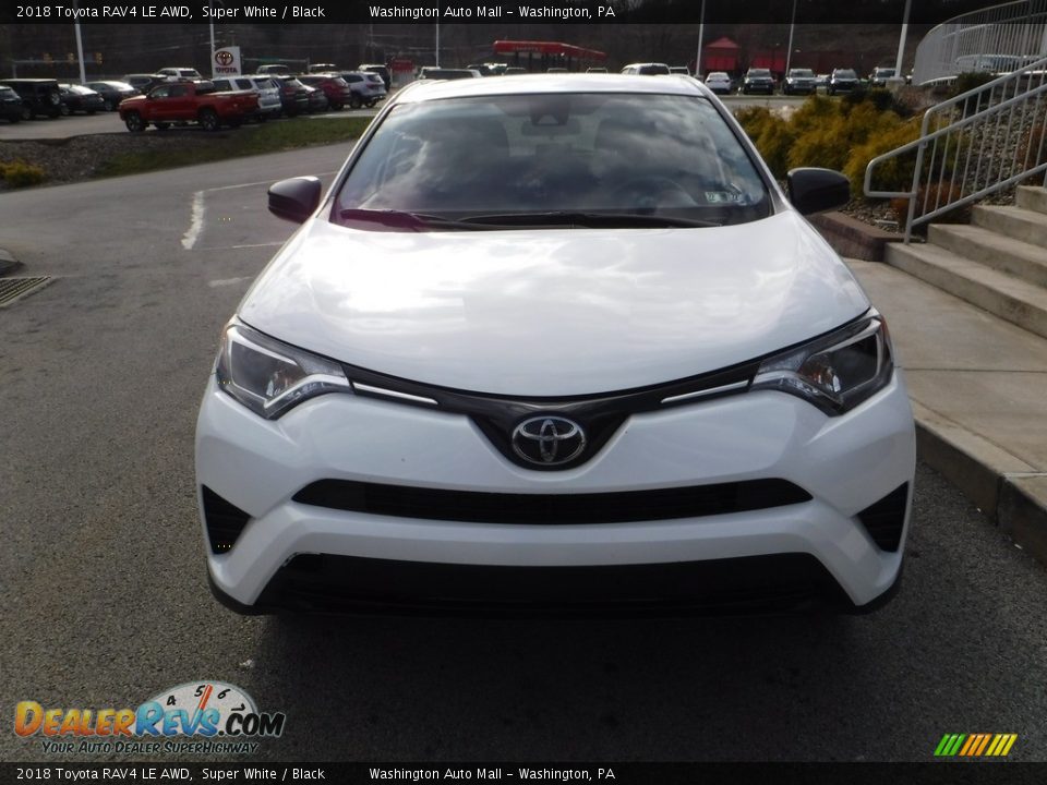 2018 Toyota RAV4 LE AWD Super White / Black Photo #10