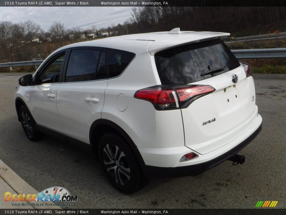 2018 Toyota RAV4 LE AWD Super White / Black Photo #13