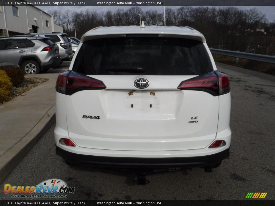 2018 Toyota RAV4 LE AWD Super White / Black Photo #15