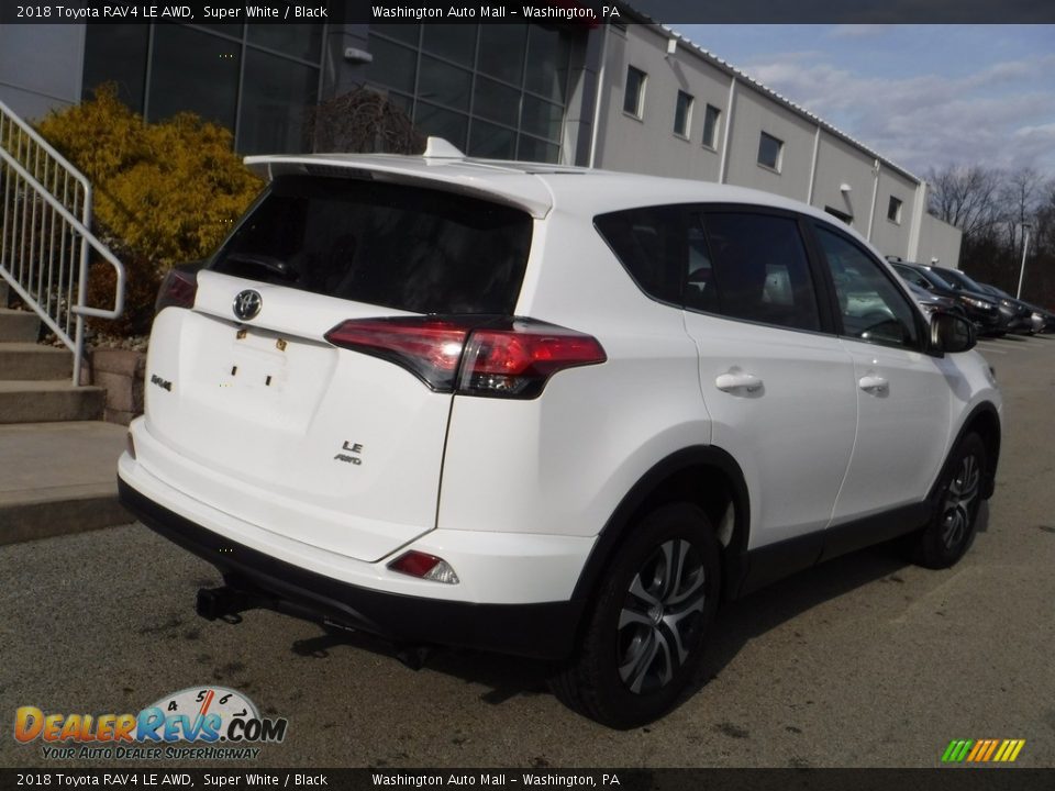 2018 Toyota RAV4 LE AWD Super White / Black Photo #16