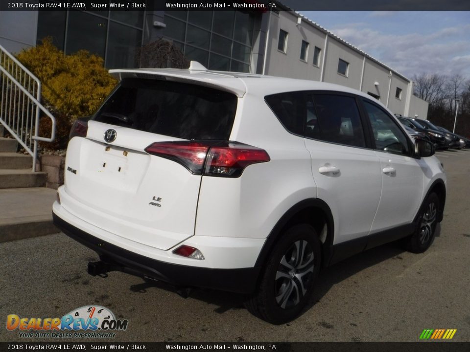 2018 Toyota RAV4 LE AWD Super White / Black Photo #16