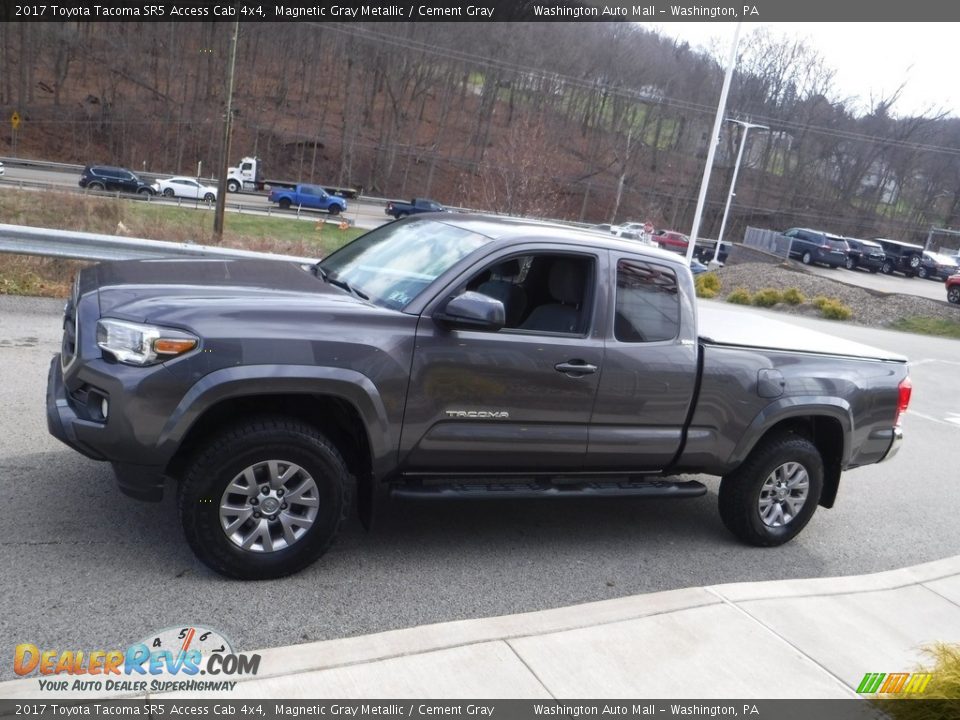 2017 Toyota Tacoma SR5 Access Cab 4x4 Magnetic Gray Metallic / Cement Gray Photo #12