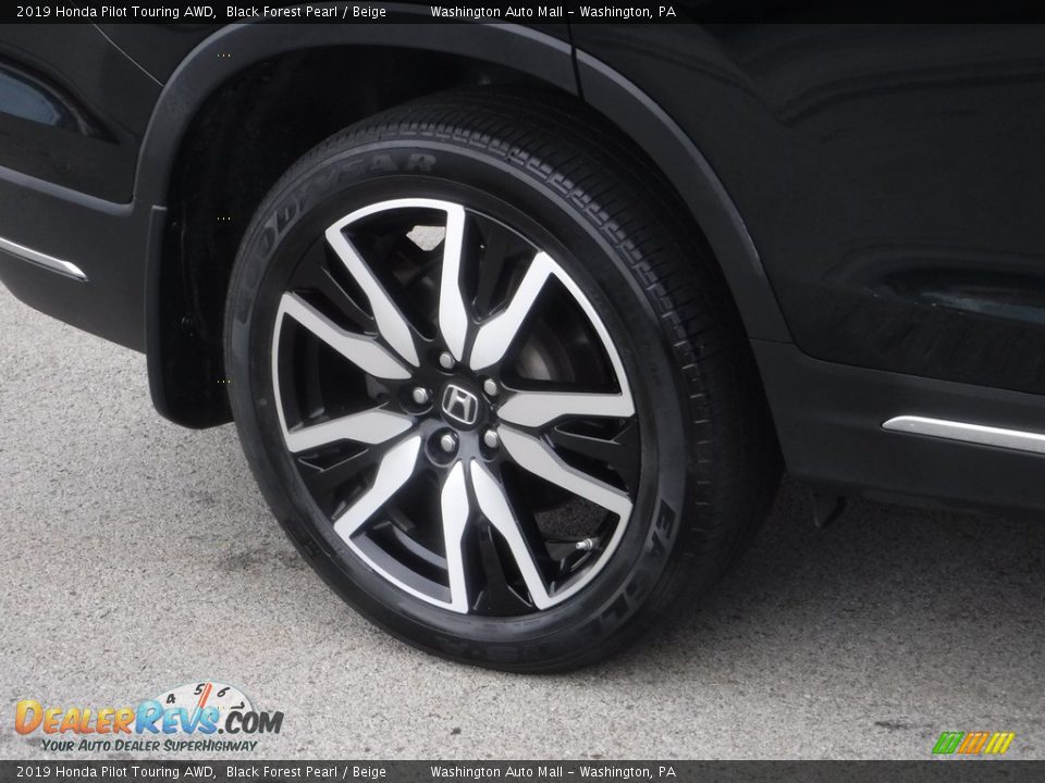 2019 Honda Pilot Touring AWD Black Forest Pearl / Beige Photo #4