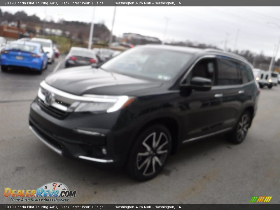 2019 Honda Pilot Touring AWD Black Forest Pearl / Beige Photo #6