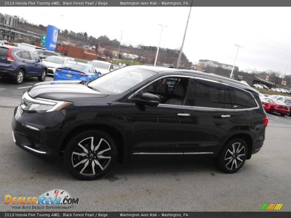 2019 Honda Pilot Touring AWD Black Forest Pearl / Beige Photo #7