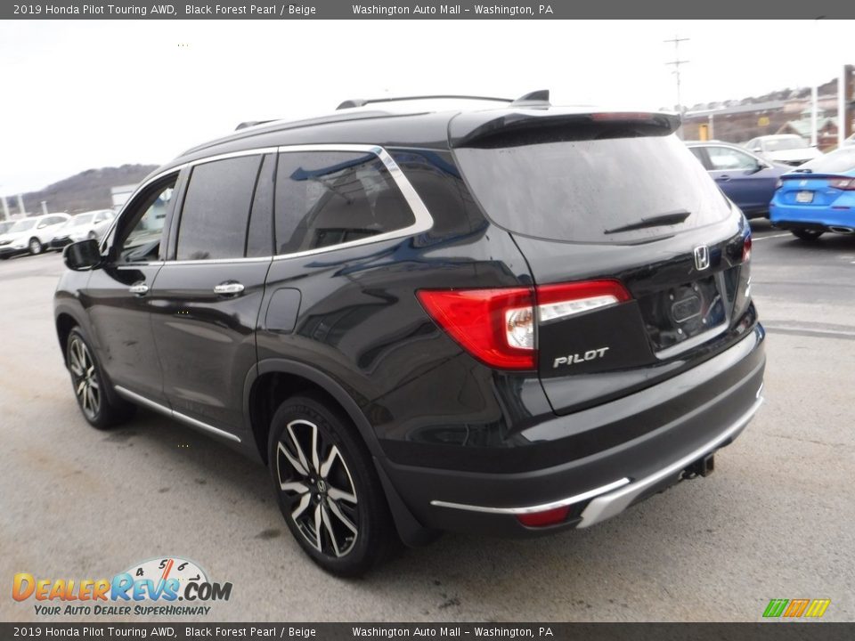 2019 Honda Pilot Touring AWD Black Forest Pearl / Beige Photo #8