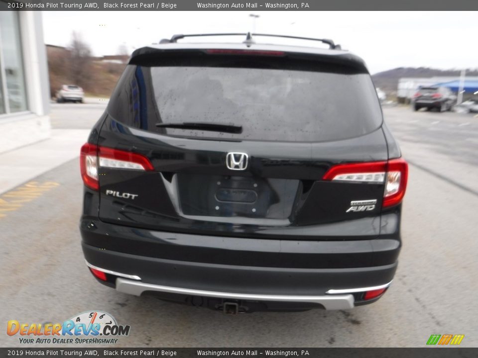 2019 Honda Pilot Touring AWD Black Forest Pearl / Beige Photo #9