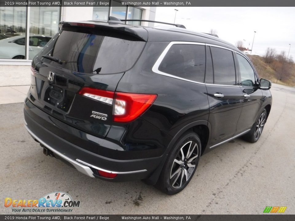 2019 Honda Pilot Touring AWD Black Forest Pearl / Beige Photo #10