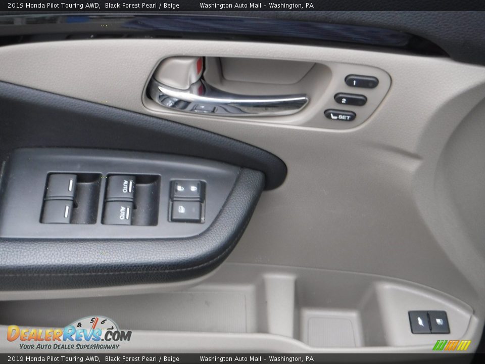 2019 Honda Pilot Touring AWD Black Forest Pearl / Beige Photo #17