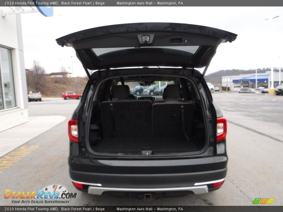 2019 Honda Pilot Touring AWD Black Forest Pearl / Beige Photo #35