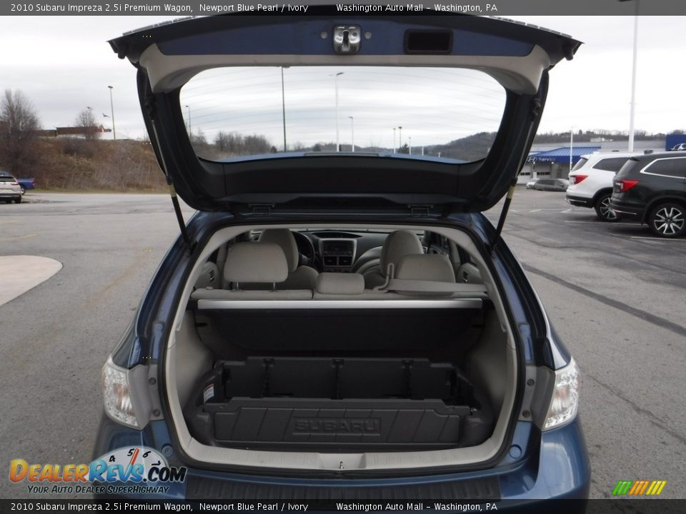 2010 Subaru Impreza 2.5i Premium Wagon Newport Blue Pearl / Ivory Photo #24