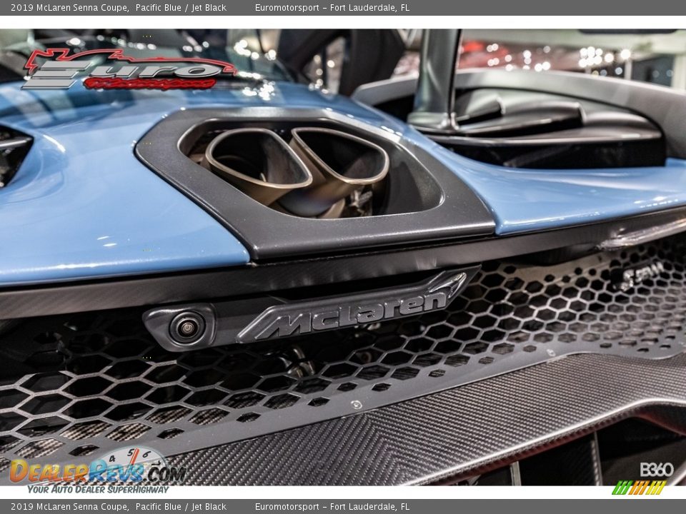 Exhaust of 2019 McLaren Senna Coupe Photo #39