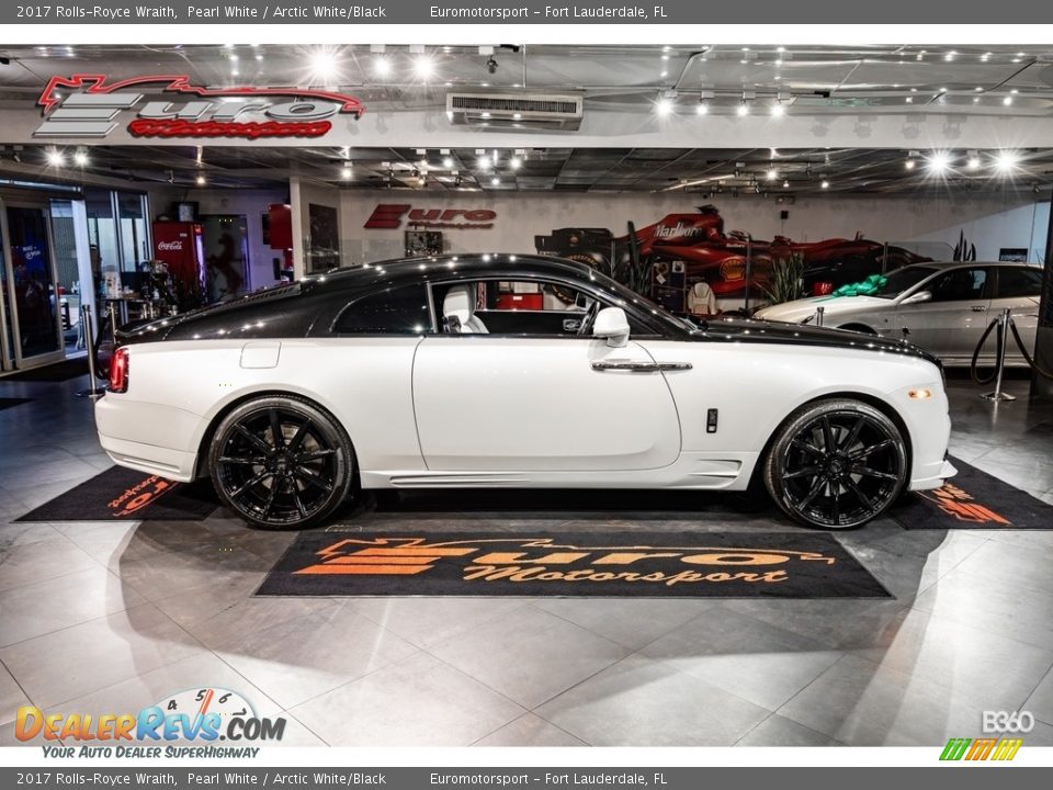 2017 Rolls-Royce Wraith Pearl White / Arctic White/Black Photo #7