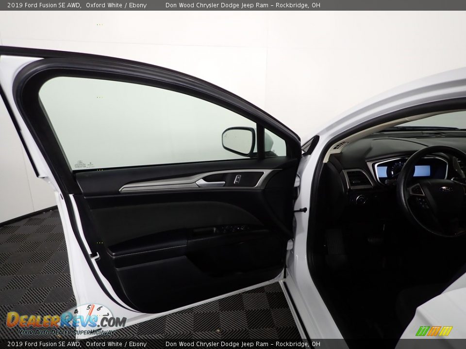 2019 Ford Fusion SE AWD Oxford White / Ebony Photo #17