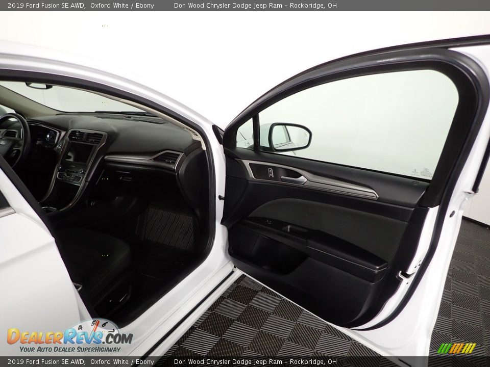 2019 Ford Fusion SE AWD Oxford White / Ebony Photo #33