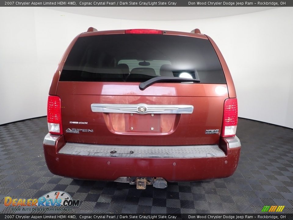 2007 Chrysler Aspen Limited HEMI 4WD Cognac Crystal Pearl / Dark Slate Gray/Light Slate Gray Photo #10