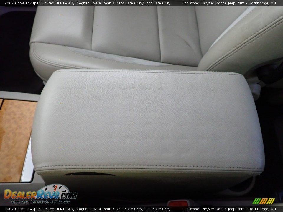 2007 Chrysler Aspen Limited HEMI 4WD Cognac Crystal Pearl / Dark Slate Gray/Light Slate Gray Photo #28