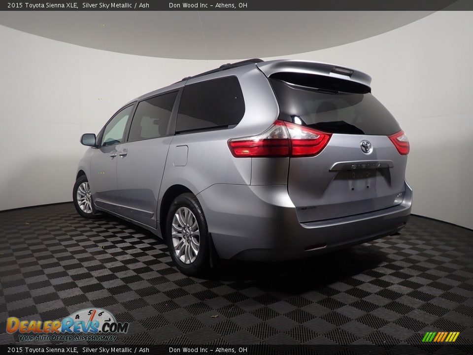 2015 Toyota Sienna XLE Silver Sky Metallic / Ash Photo #11