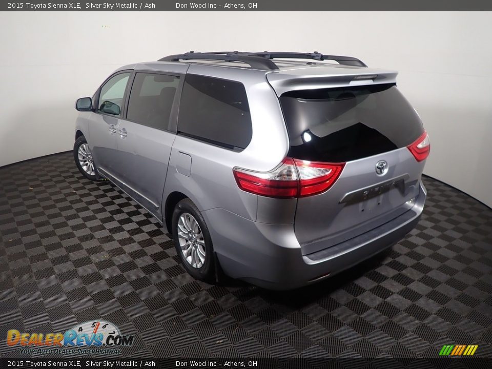2015 Toyota Sienna XLE Silver Sky Metallic / Ash Photo #12